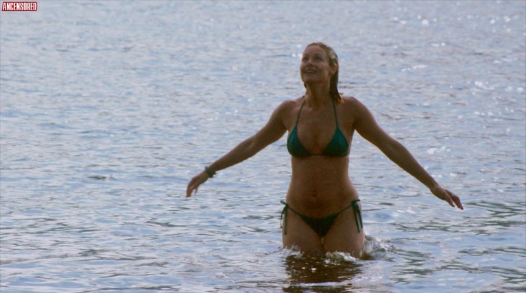 Alyshia Ochse seni