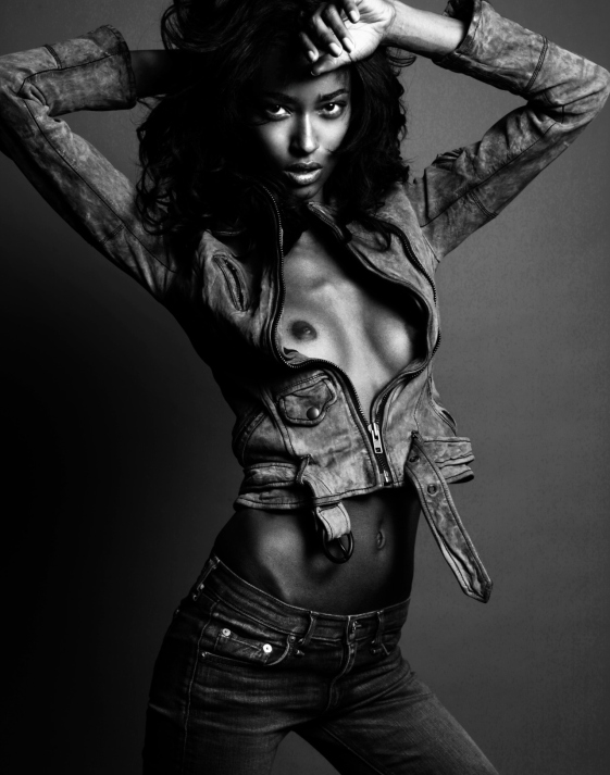 Anais Mali nudo 40