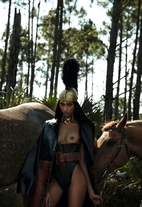 Anais Mali nudo