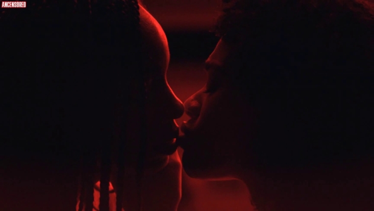 Anika Noni Rose nudo