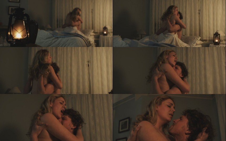 Anna Burgess: La giovane senza biancheria intima con gambe da favola