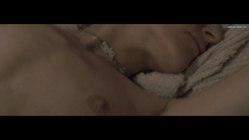 Antonia Zegers con la gonna 79
