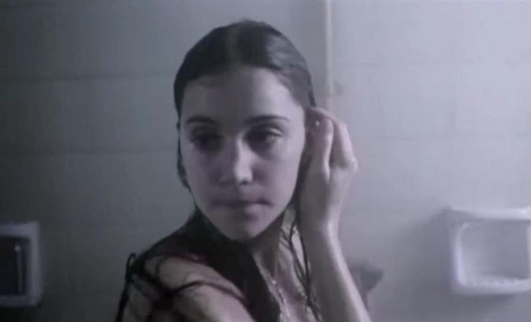 Barbara Lombardo con la gonna