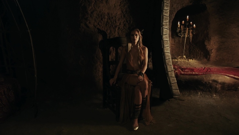 Biljana Misic: labito corto, mutandine e il culo in mostra - Scopri tutto su di lei!