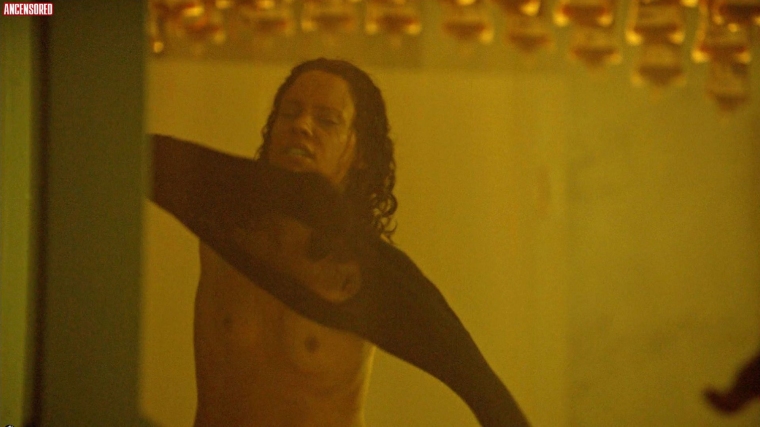 Camille De Pazzis nudo 14