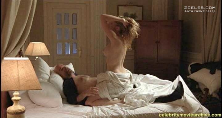 Carolina Bang foto amatoriali culo nudo