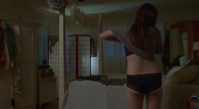 Caroline Huey seno nudo