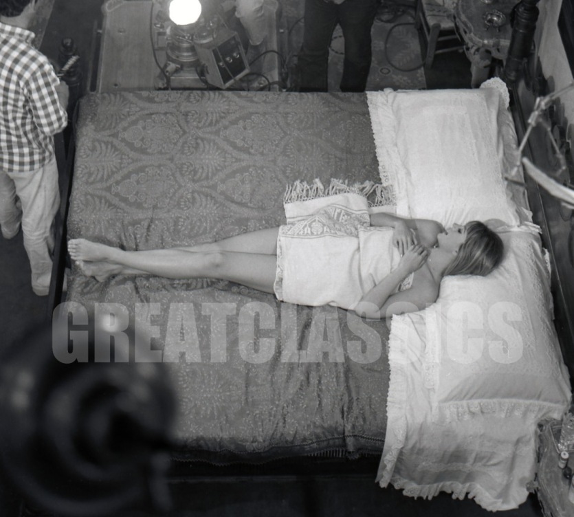 Catherine Spaak foto esplicite 30