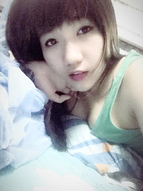 Dang Nguyen Van Anh con la gonna corta 62