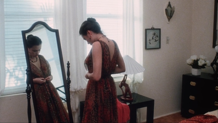 Deborah Coulls: Foto amatoriali del nudo integrale con le tette e il culo in vista.