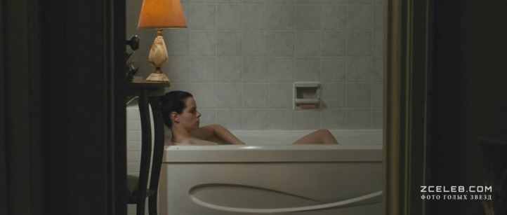 Emily Hampshire foto esplicite 94
