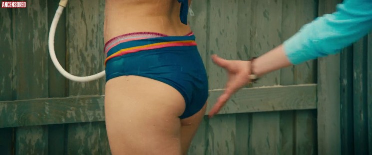 Emma-Katharina Suthe senza biancheria intima