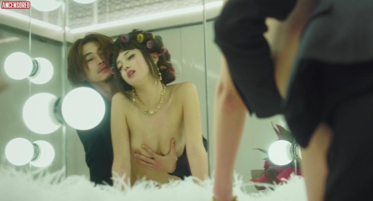Erika Sawajiri foto esplicite