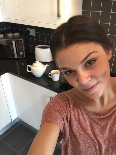 Faye Brookes i glutei sono visibili