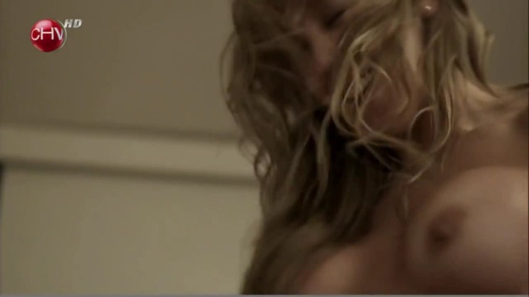 Francisca Lopez le tette sono visibili