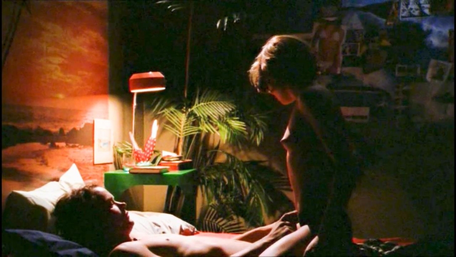 Gigi Edgley dentro biancheria intima