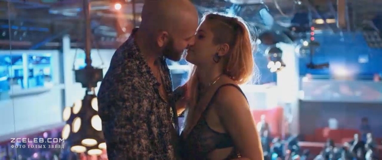 Greta Scarano nudo