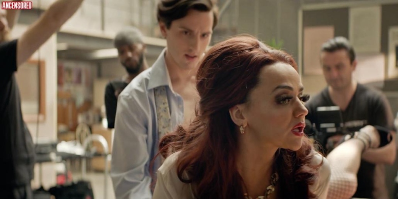 Hayley Squires con la gonna corta 78