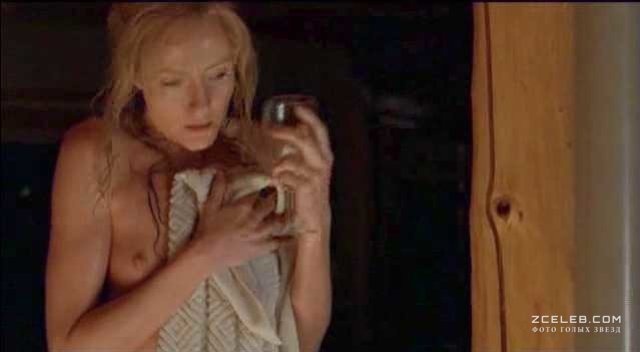 Helene Joy seno nudo 42