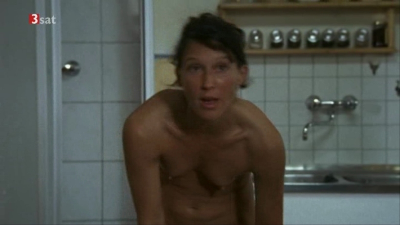 Iomaria Kostlinger seno nudo