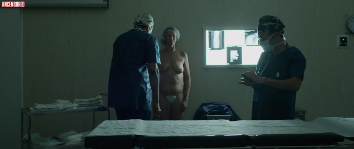 Isa Hoes: foto senza mutandine, intime e del culo nudo - Scopri la verità dietro gli scatti amatoriali.