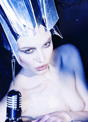 Ivy Levan tette 63