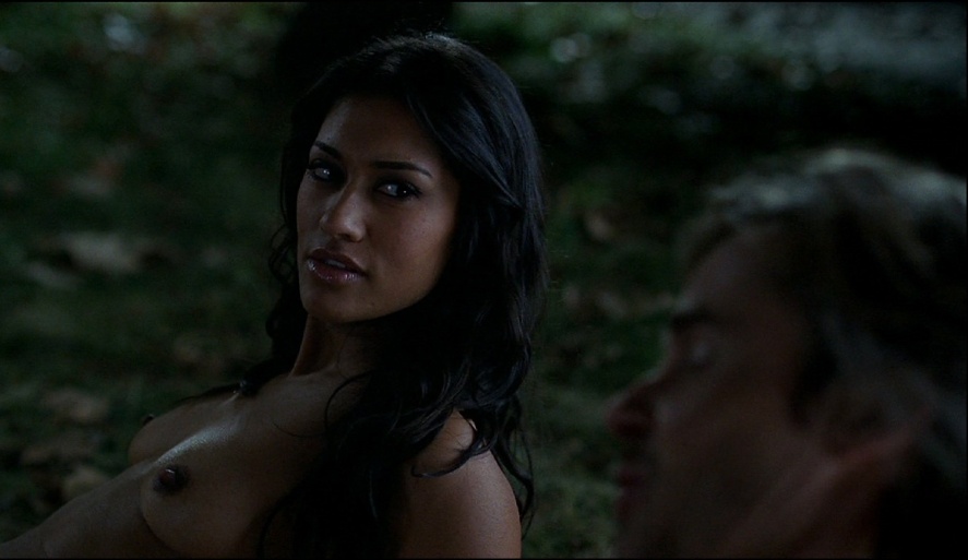 Janina Gavankar foto esplicite 35