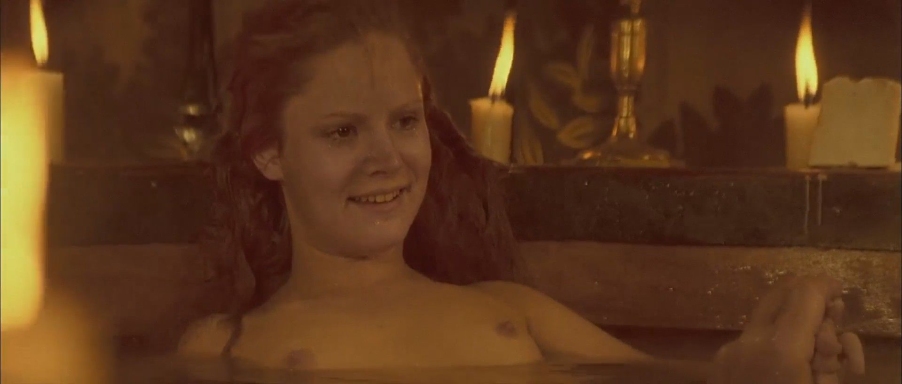 Jennifer Jason Leigh foto nuda 45