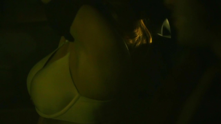 Jessika Johnson: esplora la sua sensualità attraverso fotografie intime e provocanti