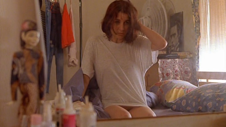Joey Kennedy: le immagini esplicite con tette e gambe ben in vista.