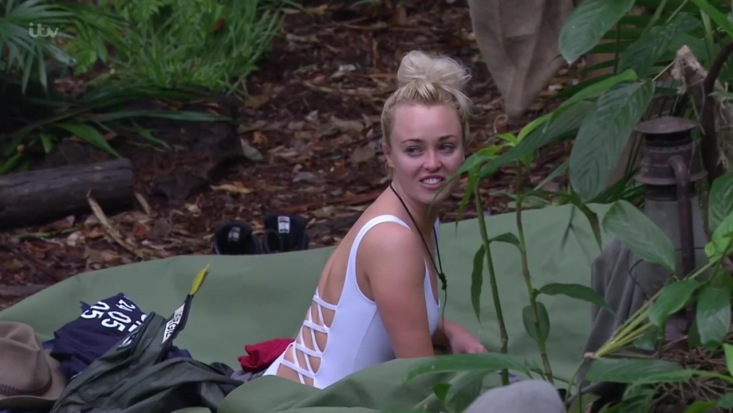 Jorgie Porter dentro biancheria intima 36