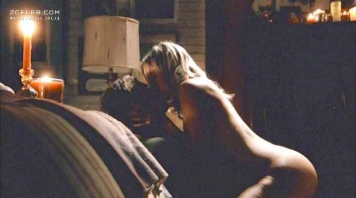 Julie Benz: scatti intimi e espliciti con seno al naturale