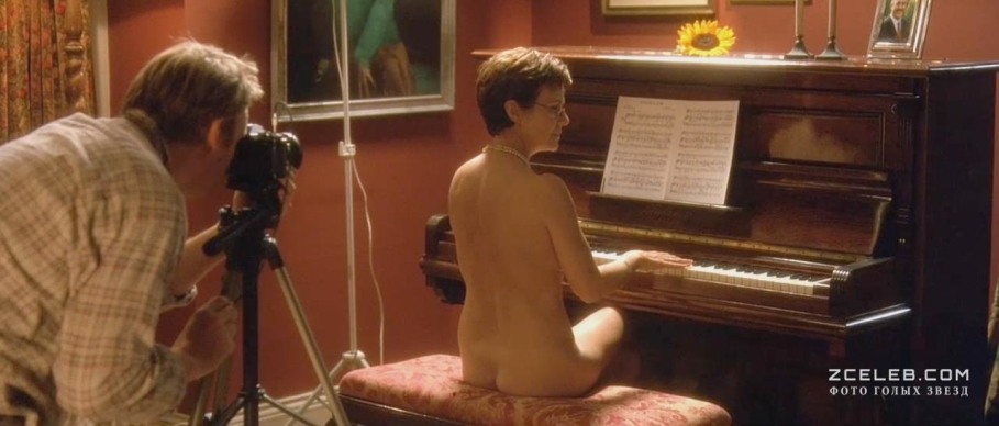 Julie Walters con la gonna