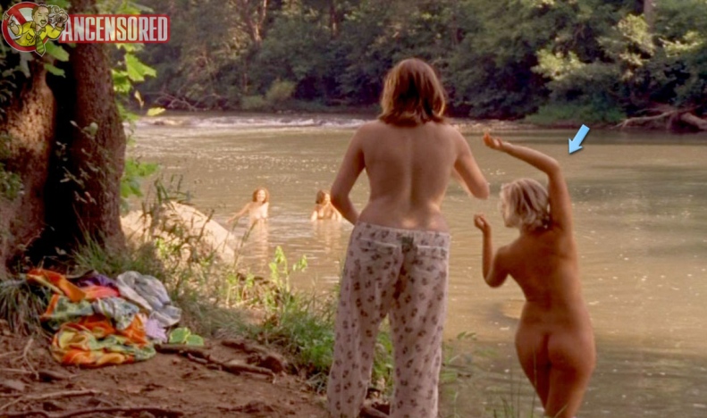 Kara Maria Amedon nudo