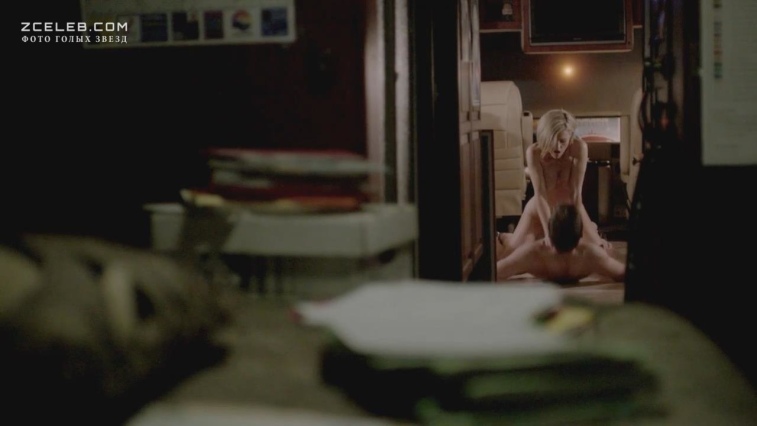 Kathleen Robertson figa 68