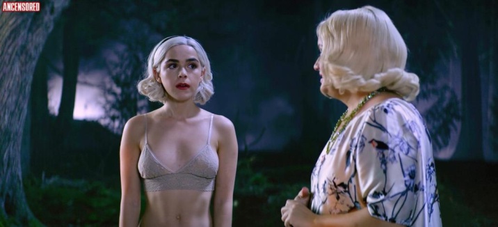 Kiernan Shipka foto nuda 19