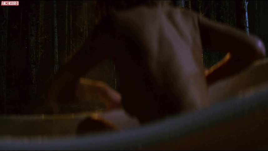 Kiernan Shipka: le foto esplicite e il seno nudo.