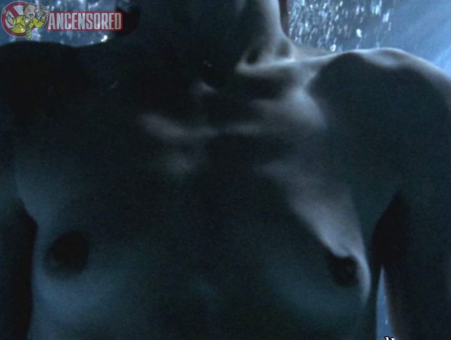 Kristi Frank seno nudo