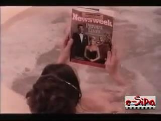 Lale Mansur senza biancheria intima 88