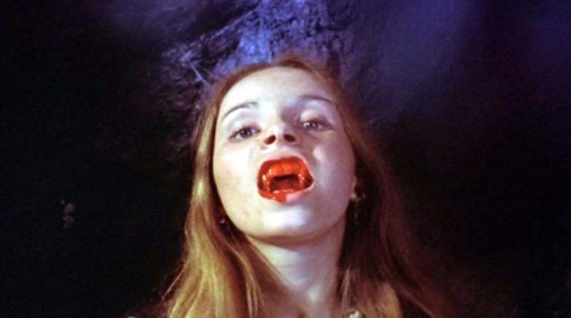 Lalla Ward flash fotografici tra le gambe 90
