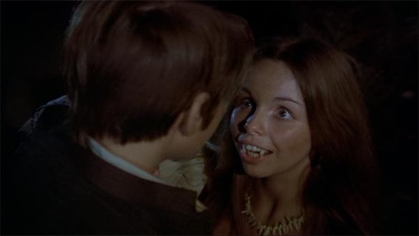 Lalla Ward senza biancheria intima 12