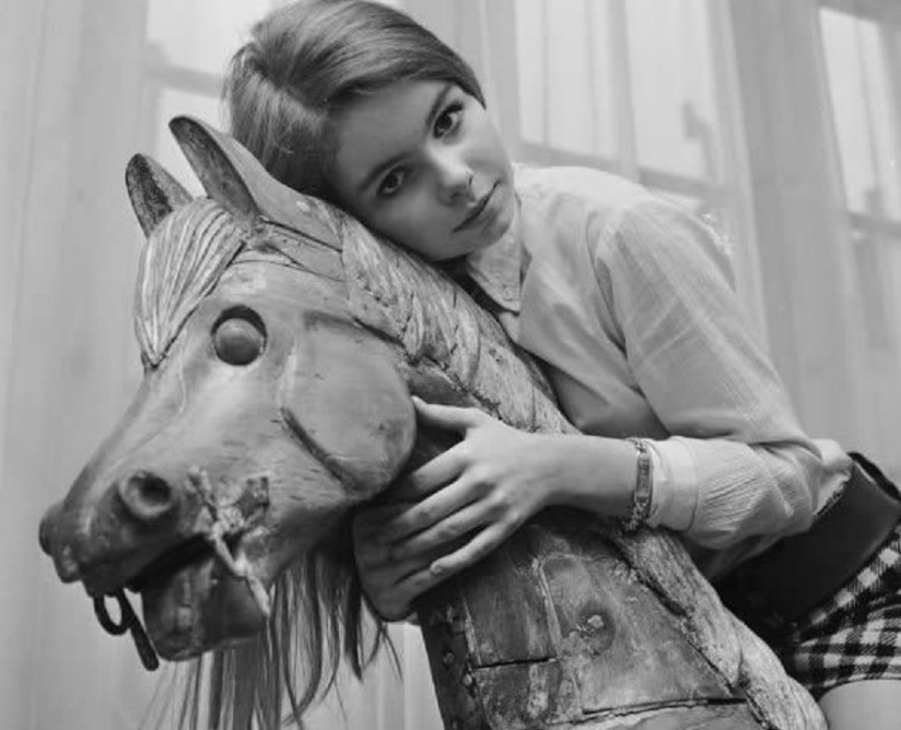 Lalla Ward senza biancheria intima