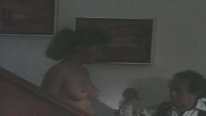 Laura Tovar i glutei sono visibili 66