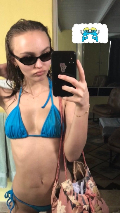 Lily Rose Depp collant
