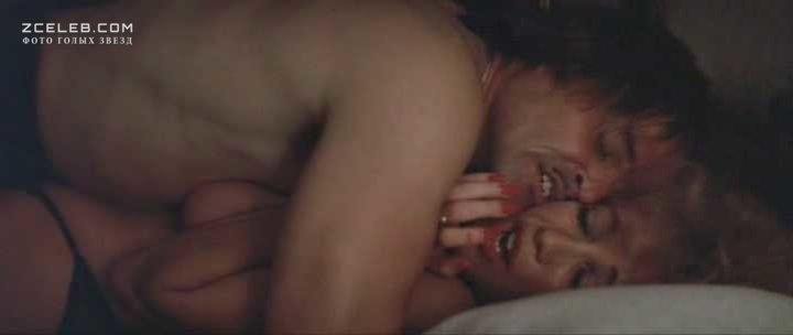 Lisa London: foto in nudo e con gonna corta - Scopri i suoi scatti più audaci!