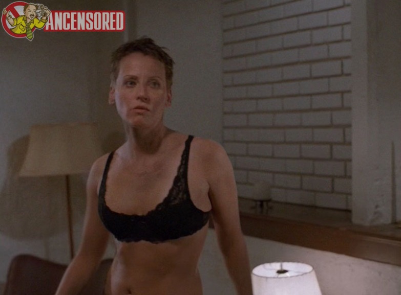 Lori Petty figa 27