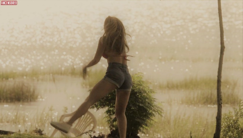 Madelyn Cline i glutei sono visibili 54