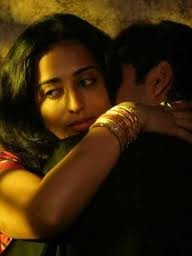 Mahie Gill senza mutandine