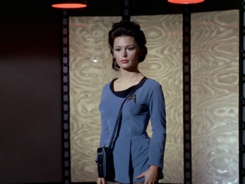 Marianna Hill le tette sono visibili
