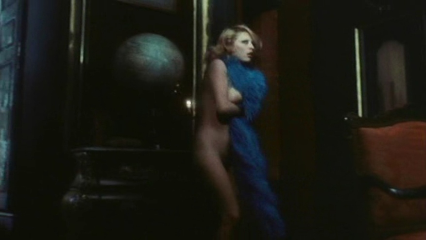 Martine Azencot con la gonna 34